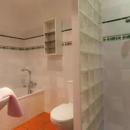 Casa de Férias Farmstay Holiday In France With Private Pool